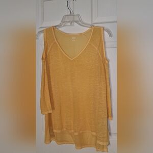 a.n.a Women's Yellow V-Neck Top